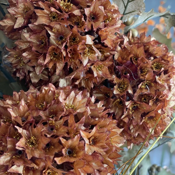 Holiday Flowers Arraignment - Picture 4 of 12